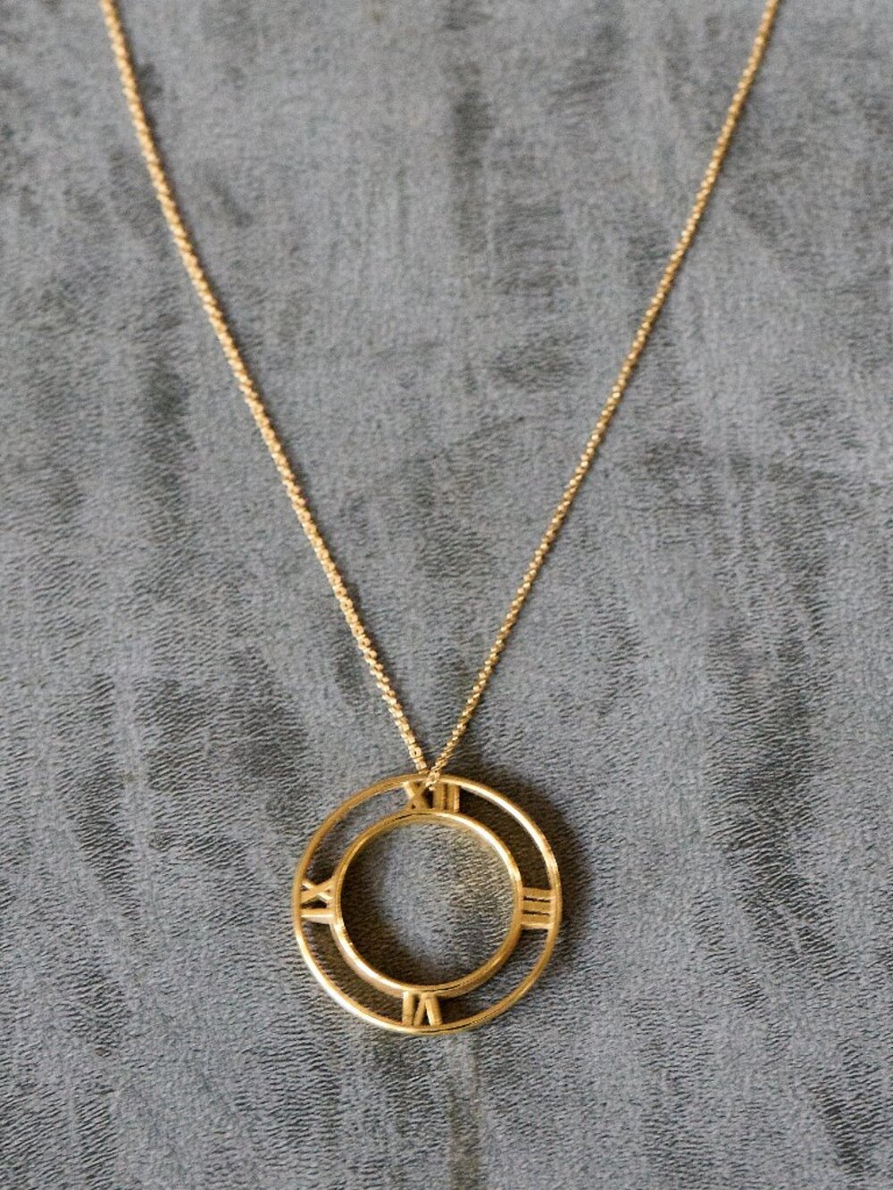 Tiffany & Co 18K Yellow Gold Large Atlas Open Pendant Necklace 16" chain, 8grams